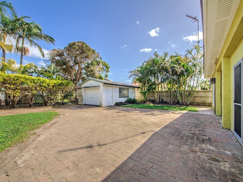 27 Warana Avenue, Steiglitz QLD 4207