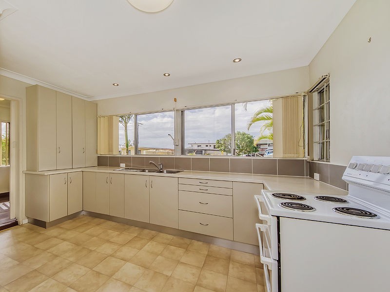 27 Warana Avenue, Steiglitz QLD 4207