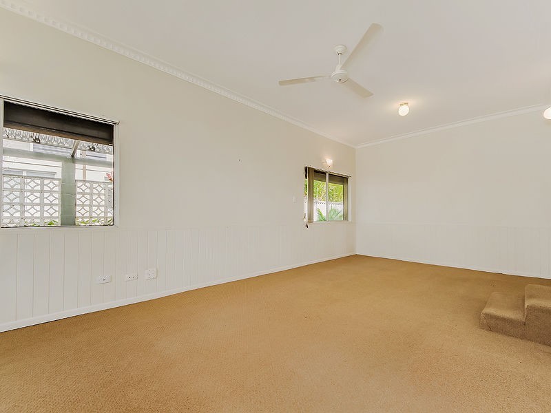 27 Warana Avenue, Steiglitz QLD 4207