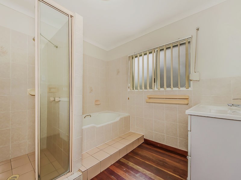 27 Warana Avenue, Steiglitz QLD 4207