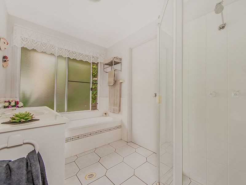 14 Samuel Court, Jacobs Well QLD 4208