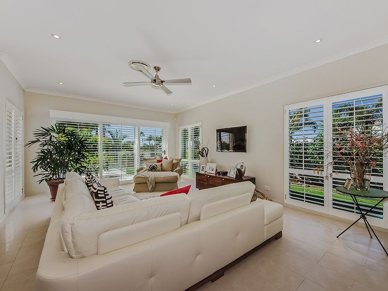 14 Marina Parade, Jacobs Well QLD 4208