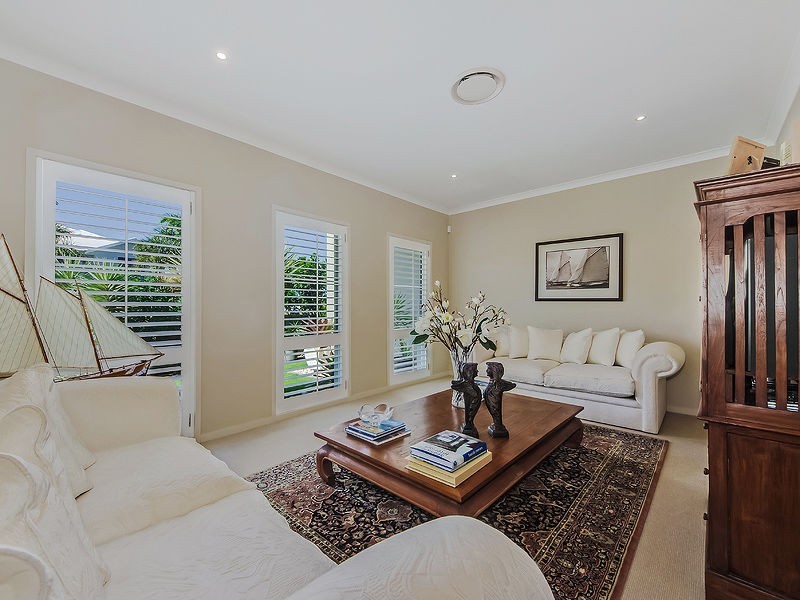 14 Marina Parade, Jacobs Well QLD 4208