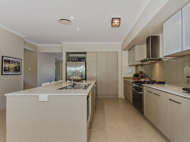 14 Marina Parade, Jacobs Well QLD 4208