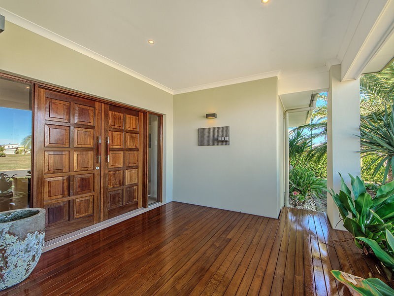 14 Marina Parade, Jacobs Well QLD 4208