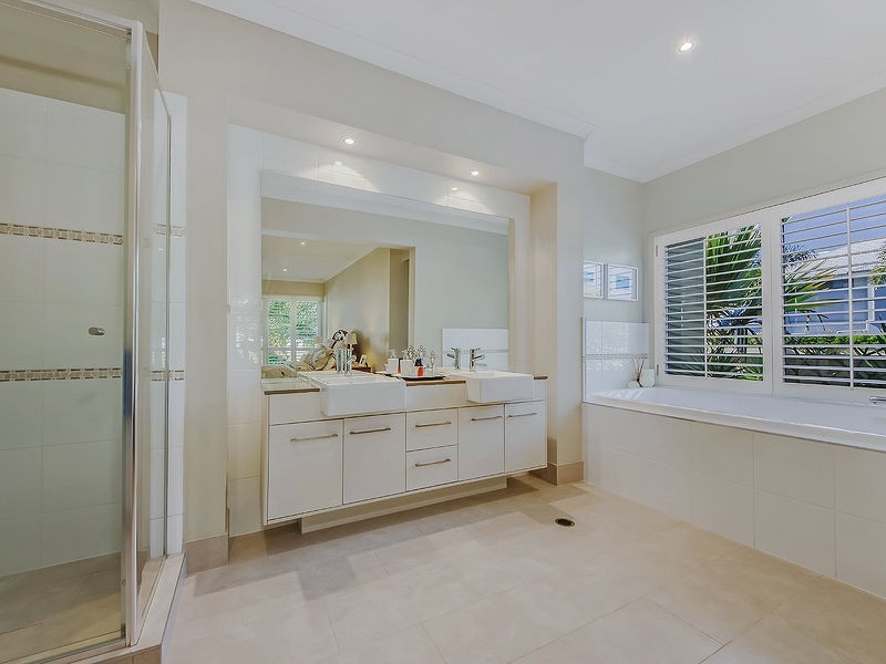 14 Marina Parade, Jacobs Well QLD 4208