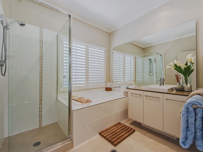 14 Marina Parade, Jacobs Well QLD 4208