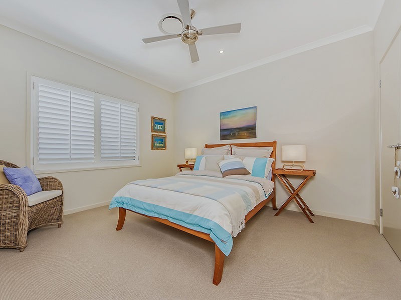 14 Marina Parade, Jacobs Well QLD 4208