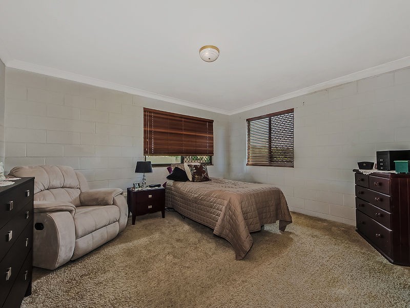 13 Esplanade, Jacobs Well QLD 4208