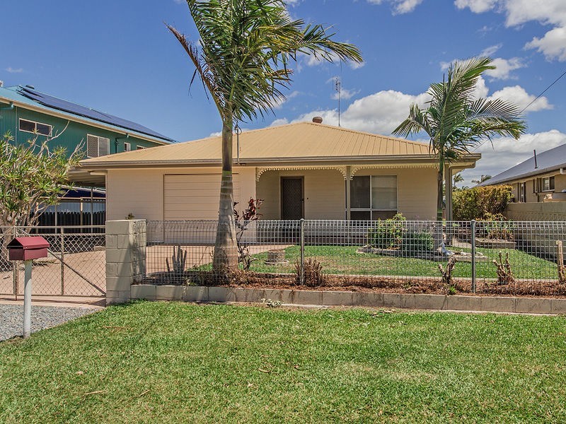 37 Hibiscus, Steiglitz QLD 4207