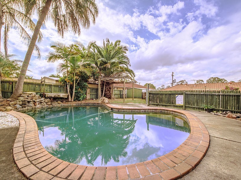 3 Ethion Drive, Regents Park QLD 4118