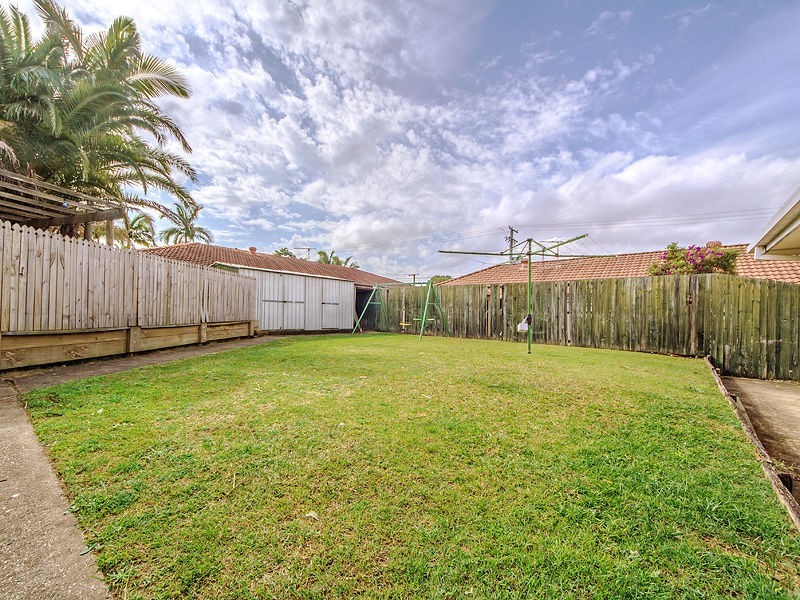 3 Ethion Drive, Regents Park QLD 4118