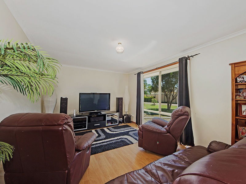 4 Madagascar Place, Steiglitz QLD 4207