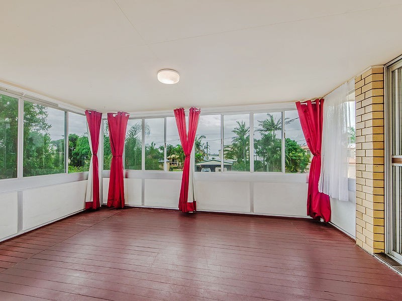 15 WARANA Avenue, Steiglitz QLD 4207