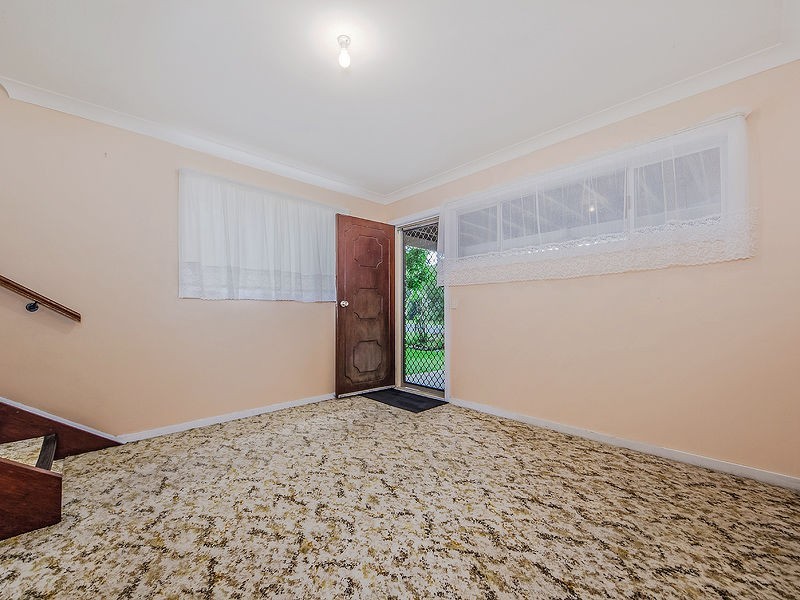 15 WARANA Avenue, Steiglitz QLD 4207