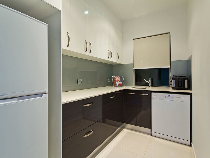 25 Windward Place, Jacobs Well QLD 4208