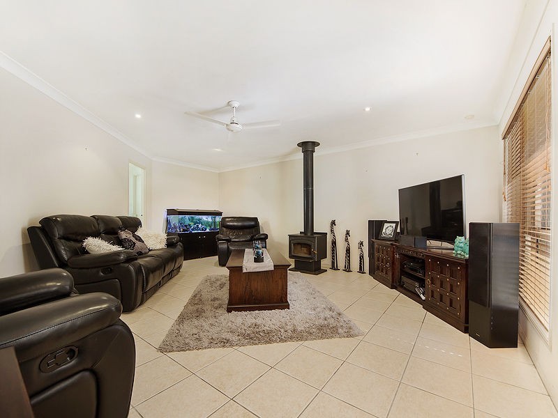 6 Petrel Place, Jacobs Well QLD 4208