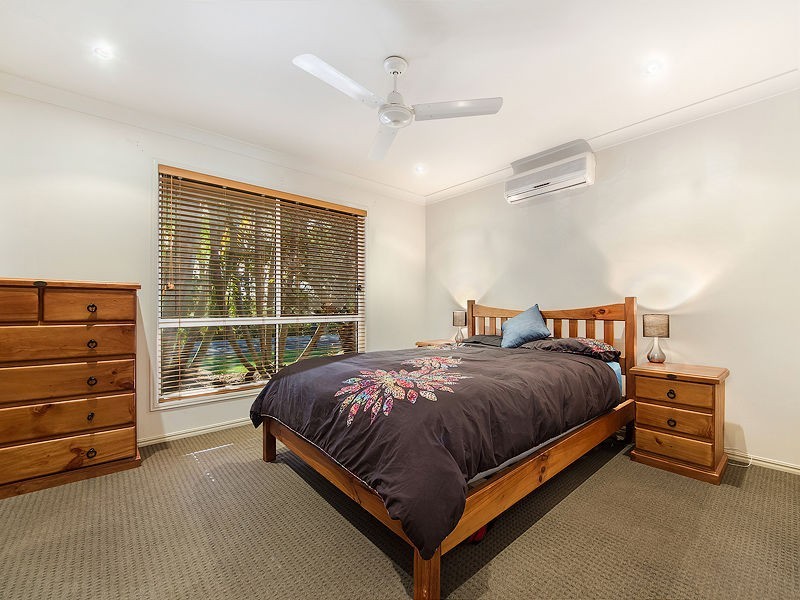 6 Petrel Place, Jacobs Well QLD 4208