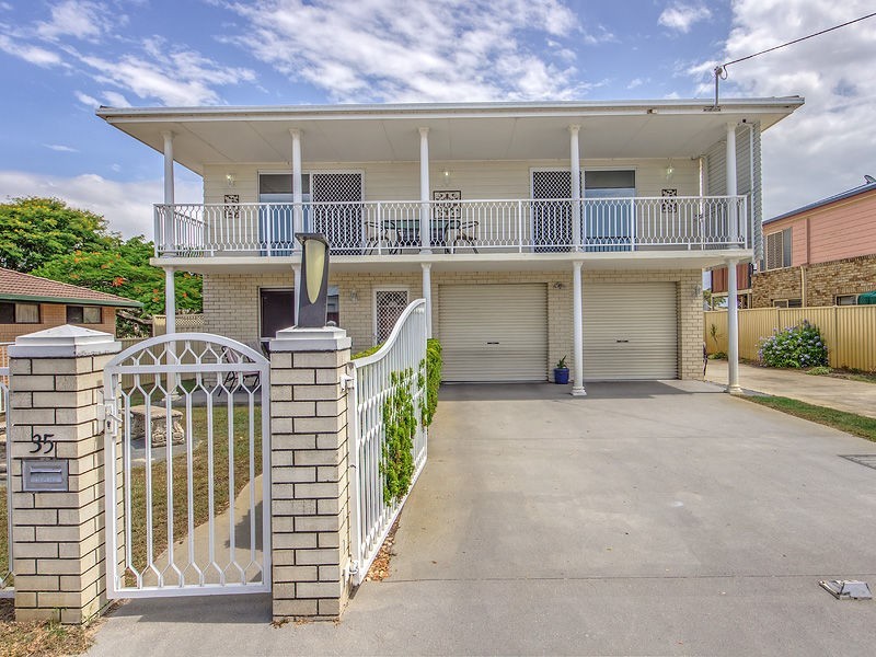 35 Esplanade, Jacobs Well QLD 4208