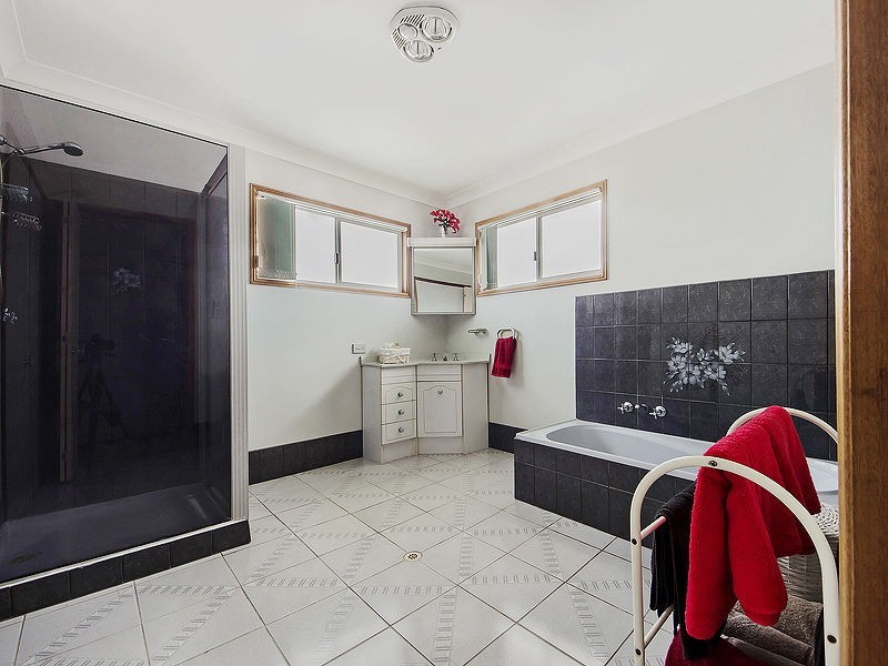 35 Esplanade, Jacobs Well QLD 4208
