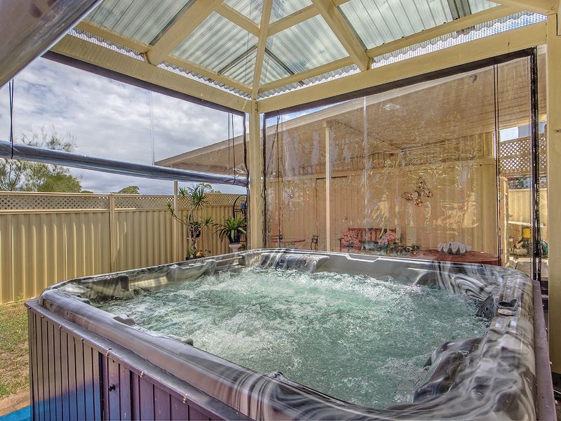 35 Esplanade, Jacobs Well QLD 4208