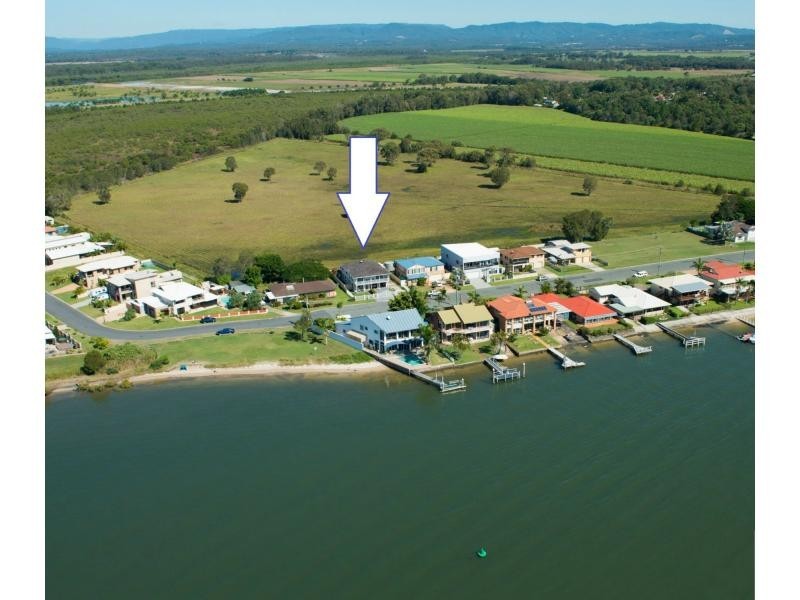 35 Esplanade, Jacobs Well QLD 4208