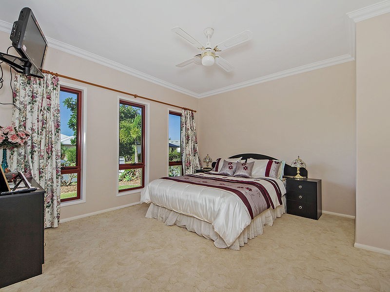 9 Marina Parade, Calypso Bay, Jacobs Well QLD 4208