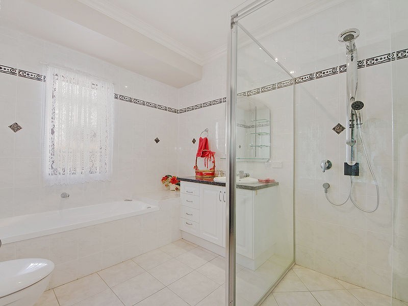 9 Marina Parade, Calypso Bay, Jacobs Well QLD 4208