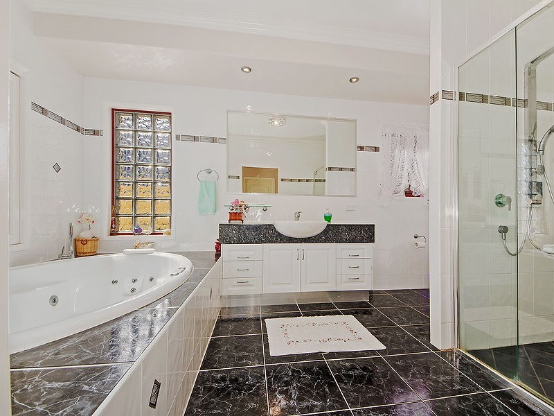 9 Marina Parade, Calypso Bay, Jacobs Well QLD 4208