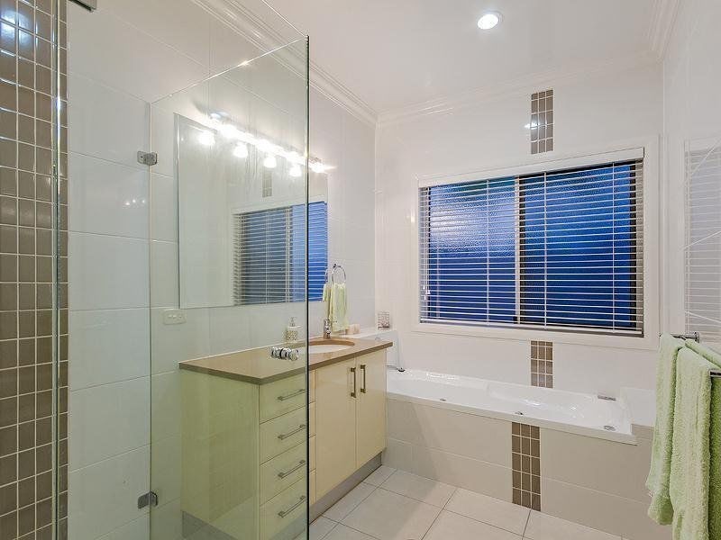 15 Marina Parade, Calypso Bay, Jacobs Well QLD 4208