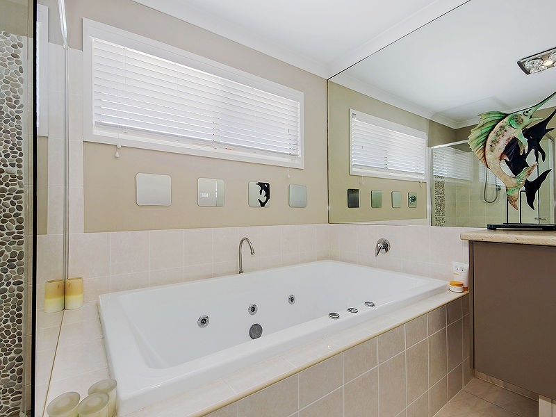 38 Marina Parade, Calypso Bay, Jacobs Well QLD 4208