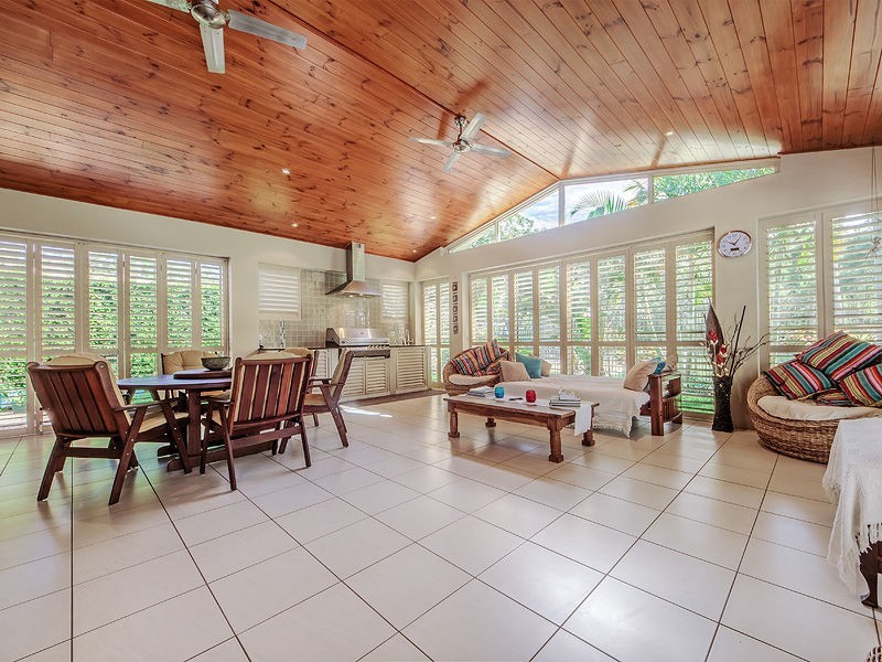 6 Greenfinch Court, Jacobs Well QLD 4208