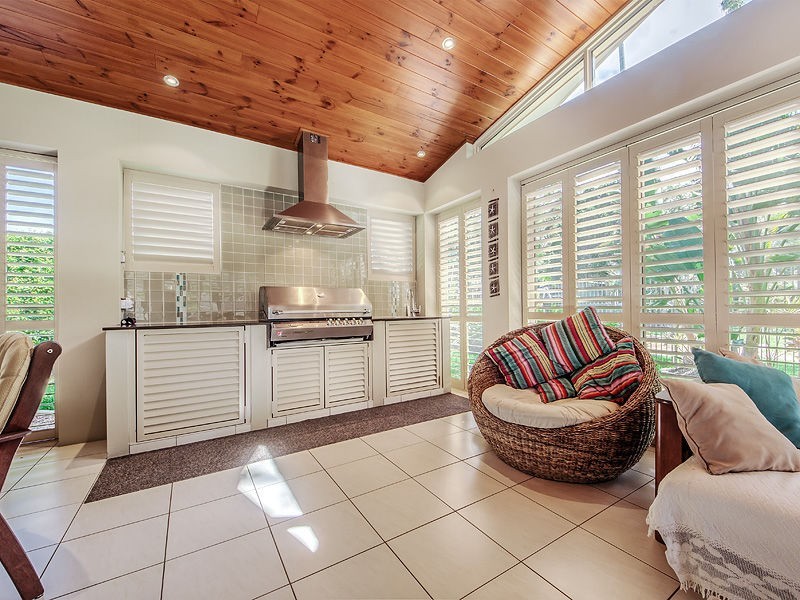 6 Greenfinch Court, Jacobs Well QLD 4208