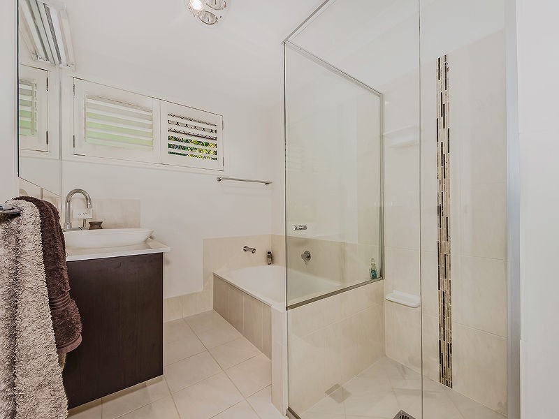 6 Greenfinch Court, Jacobs Well QLD 4208