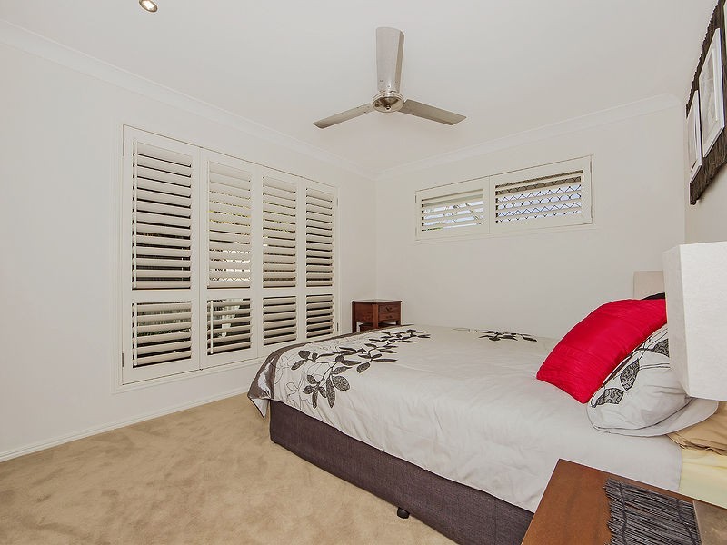 6 Greenfinch Court, Jacobs Well QLD 4208