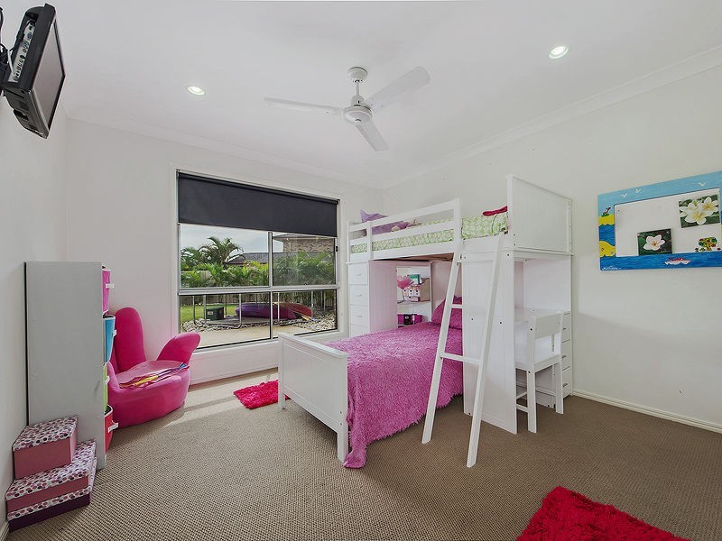 8 Nassau Place, Jacobs Well QLD 4208