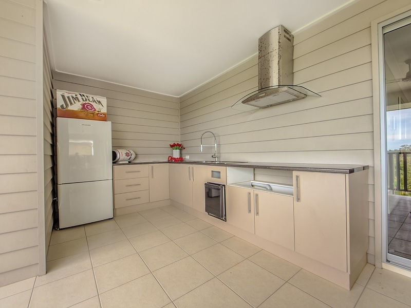 8 Nassau Place, Jacobs Well QLD 4208