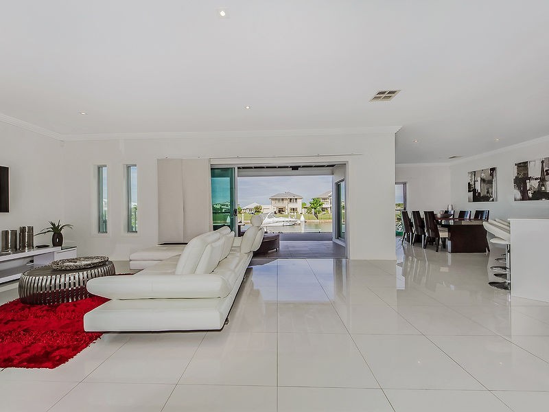 11 Marina Parade, Calypso Bay, Jacobs Well QLD 4208