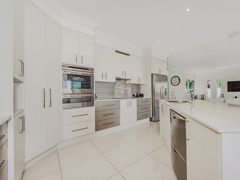 11 Marina Parade, Calypso Bay, Jacobs Well QLD 4208