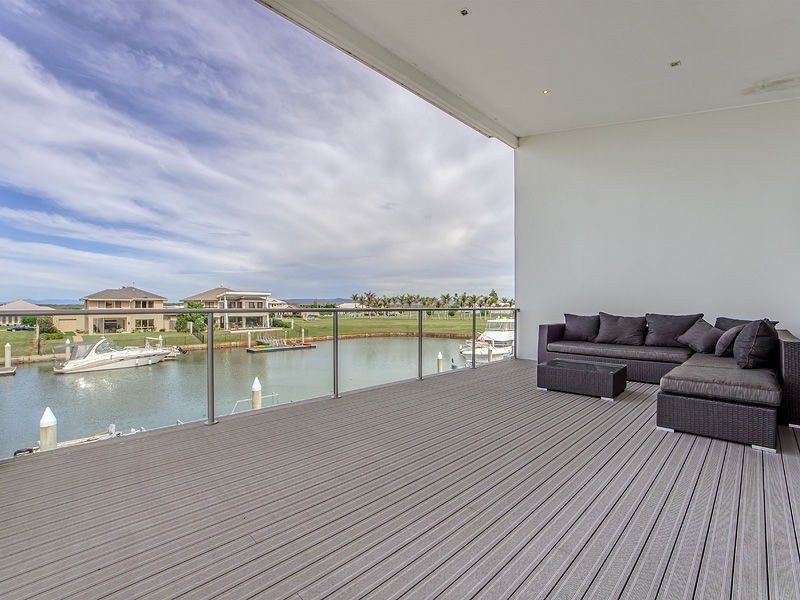 11 Marina Parade, Calypso Bay, Jacobs Well QLD 4208