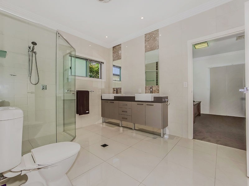 11 Marina Parade, Calypso Bay, Jacobs Well QLD 4208