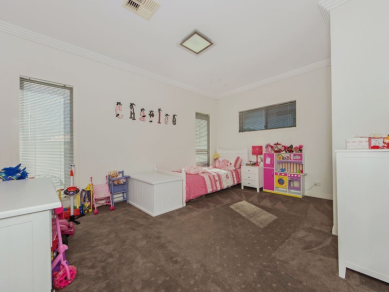 11 Marina Parade, Calypso Bay, Jacobs Well QLD 4208