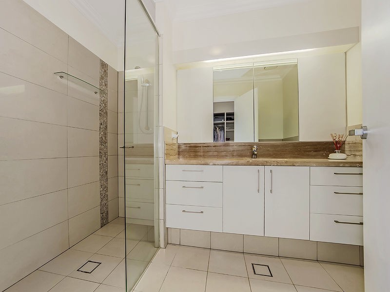 Villa 1/998 Harrigans Lane, Calypso Bay, Jacobs Well QLD 4208