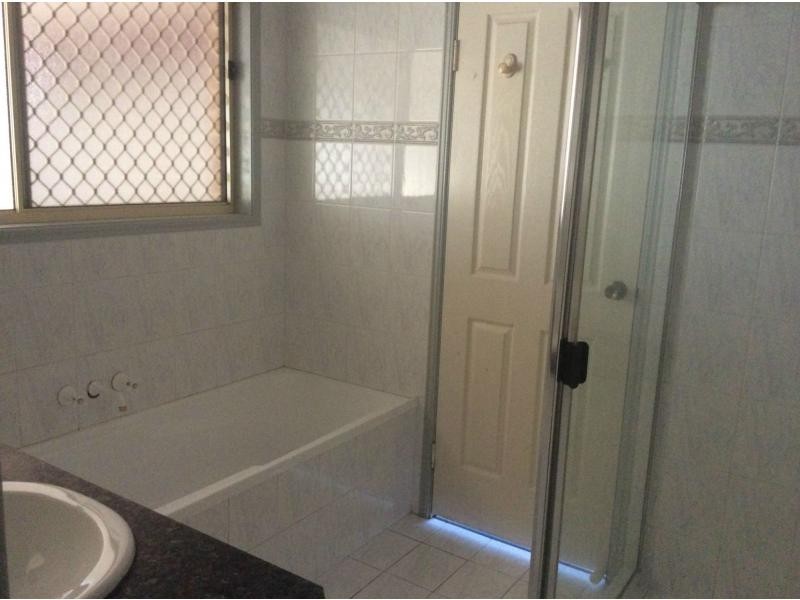 8 Sails Court, Jacobs Well QLD 4208