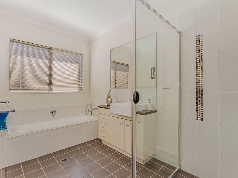 11 Garagul Street, Jacobs Well QLD 4208