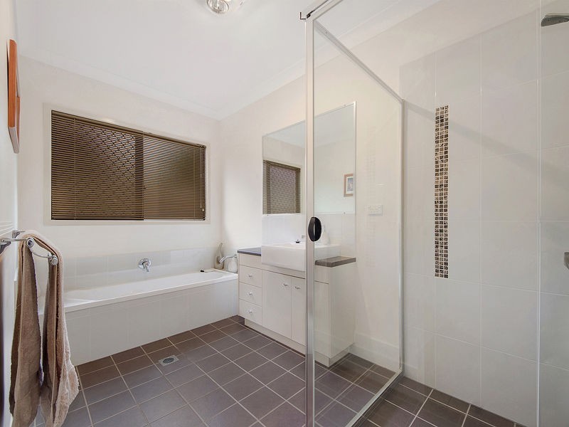 11 Garagul Street, Jacobs Well QLD 4208