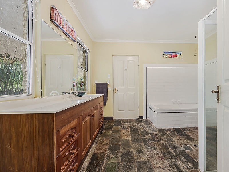 3 DEWBERRY WAY, Gaven QLD 4211