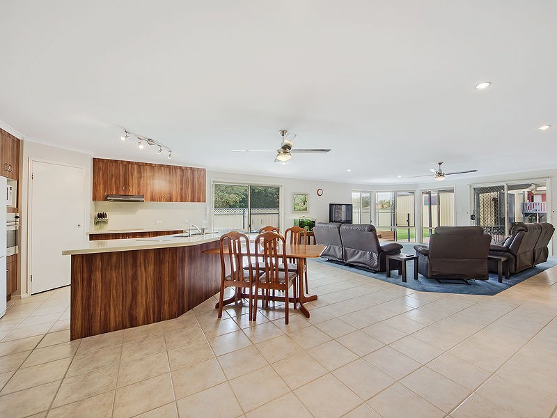 2 Woodswallow Street, Jacobs Well QLD 4208
