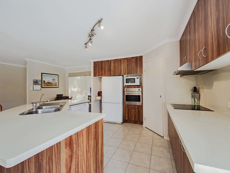 2 Woodswallow Street, Jacobs Well QLD 4208