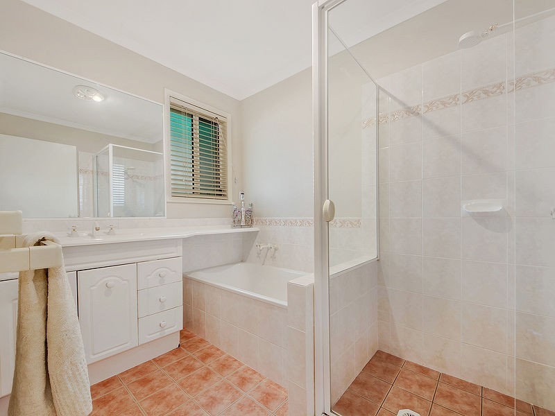 2 Woodswallow Street, Jacobs Well QLD 4208